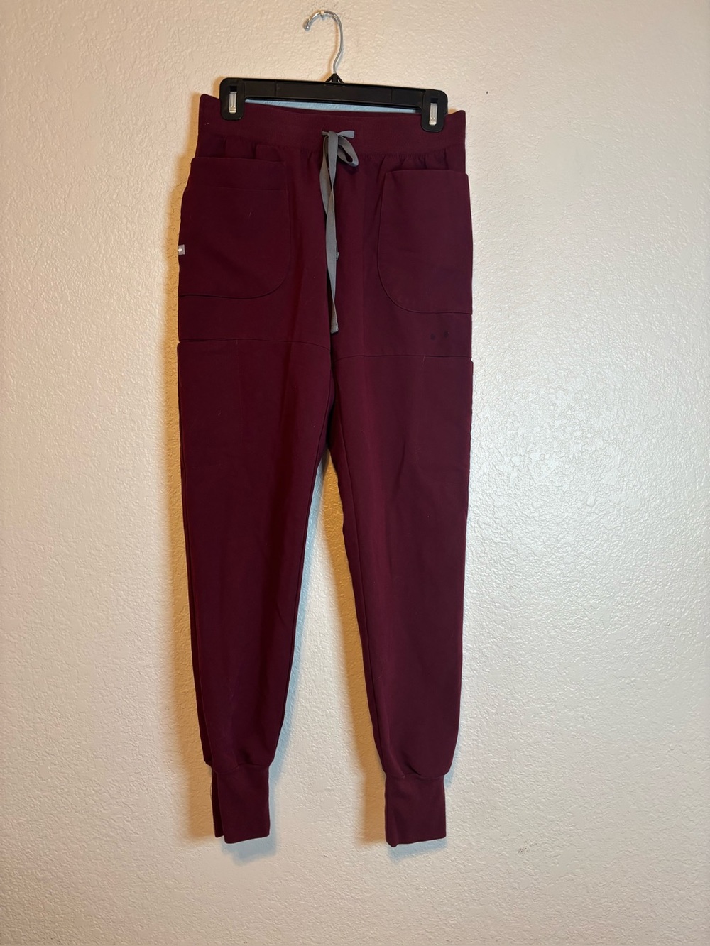 Figs Scrubs Joggers Pants Women XS Maroon PO 2110